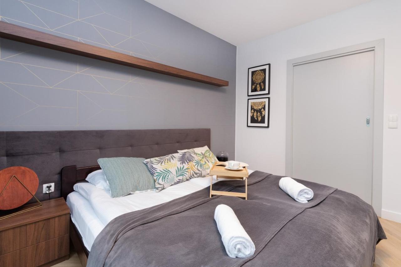 Superior Apartment With Balcony & Parking Gdansk By Noclegi Renters Prestige Eksteriør billede